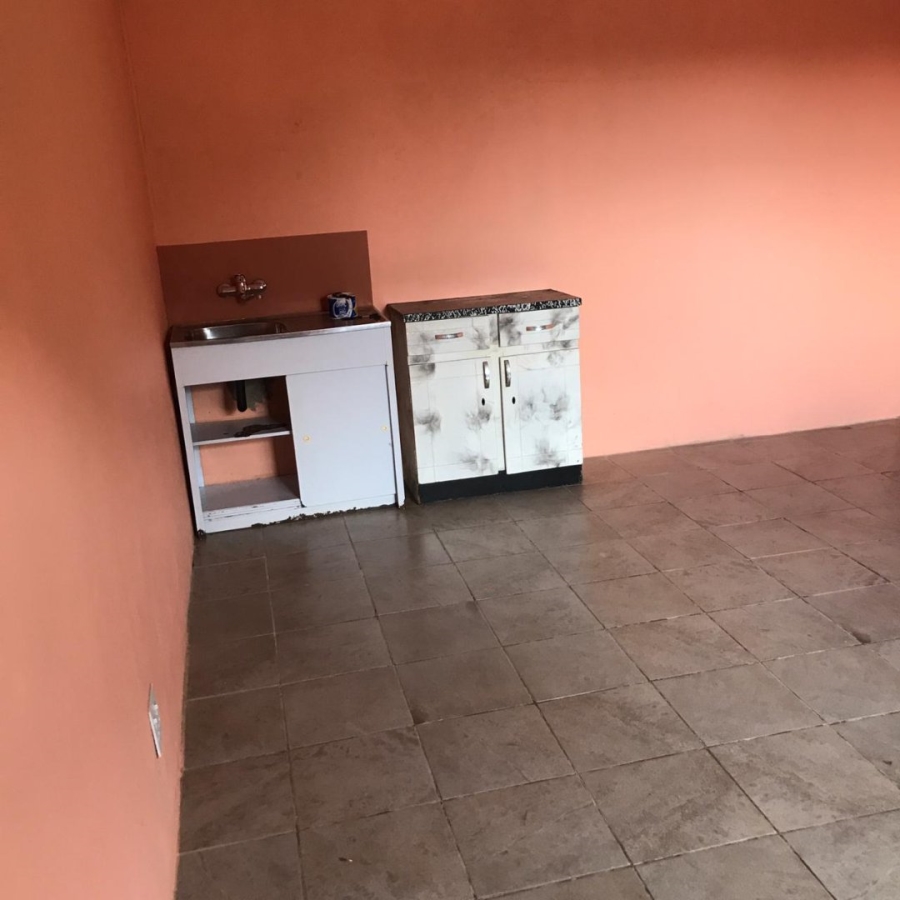 To Let 1 Bedroom Property for Rent in Lufhereng Gauteng