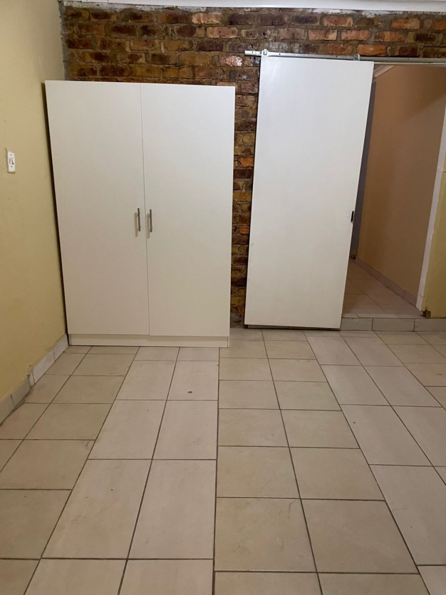 To Let 1 Bedroom Property for Rent in Towerby Gauteng