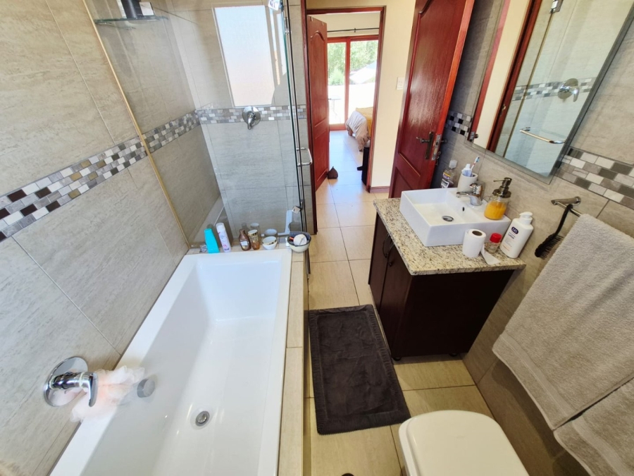 2 Bedroom Property for Sale in Olympus AH Gauteng