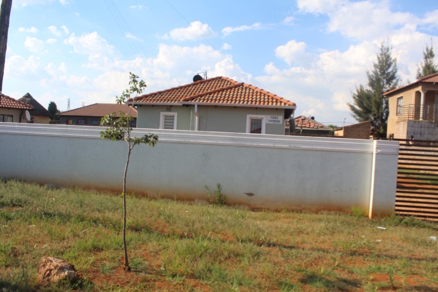 2 Bedroom Property for Sale in Lufhereng Gauteng