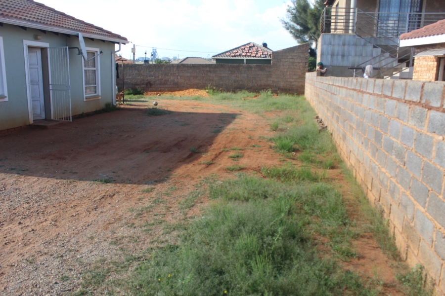 2 Bedroom Property for Sale in Lufhereng Gauteng