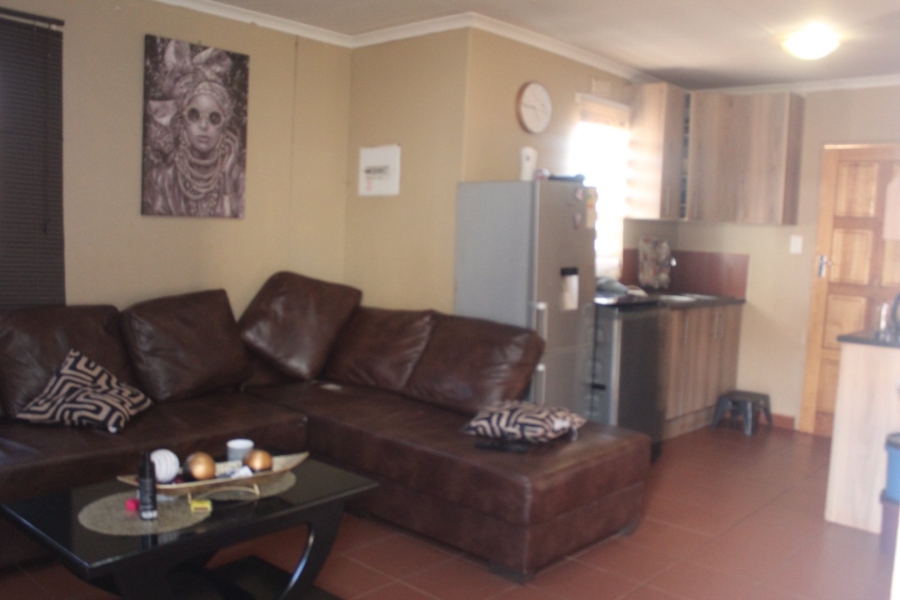 2 Bedroom Property for Sale in Lufhereng Gauteng