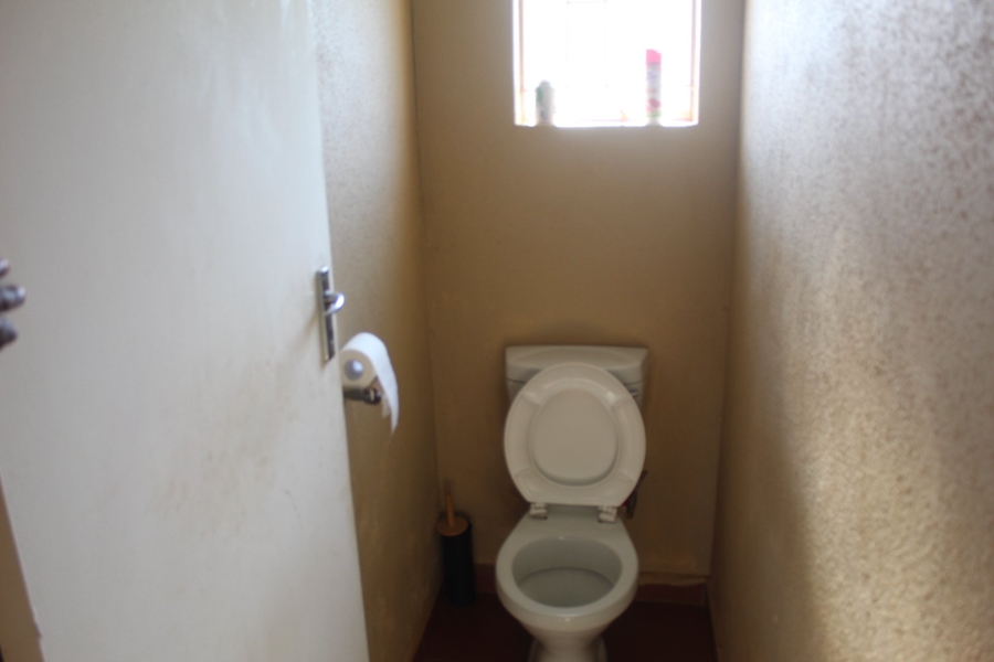2 Bedroom Property for Sale in Lufhereng Gauteng