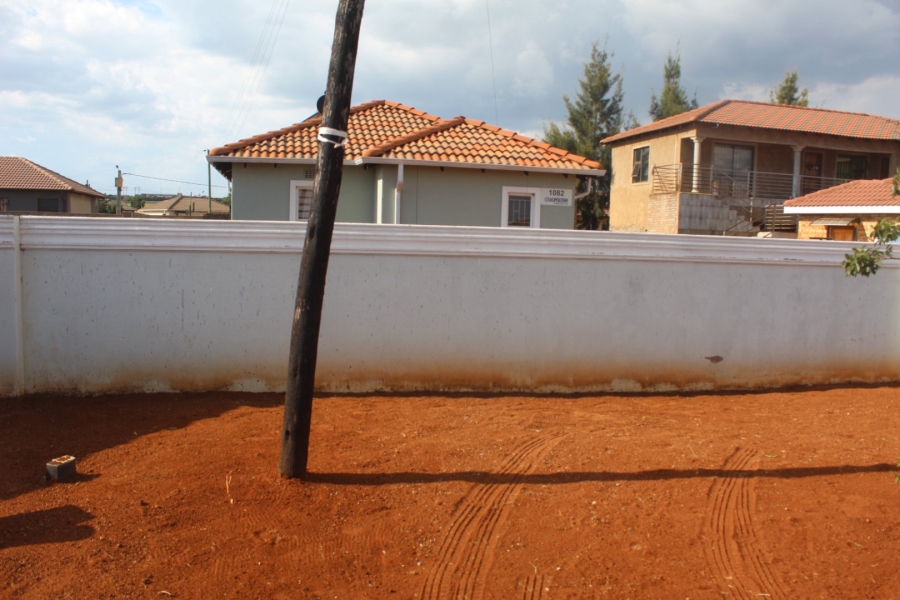 2 Bedroom Property for Sale in Lufhereng Gauteng