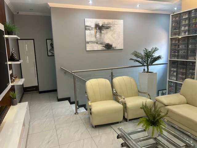 5 Bedroom Property for Sale in Greenstone Hill Gauteng