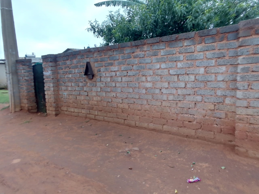  Bedroom Property for Sale in Tshepisong Gauteng