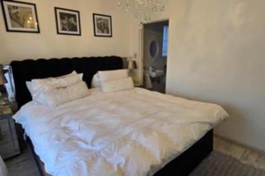 2 Bedroom Property for Sale in Windmill Park Gauteng