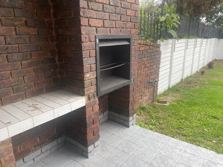 To Let 3 Bedroom Property for Rent in Edenvale Central Gauteng