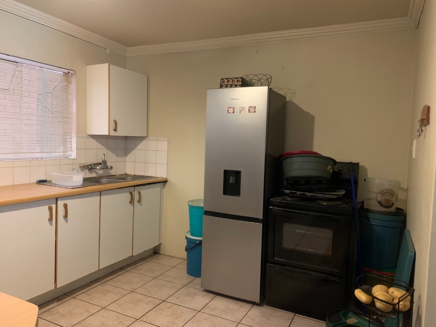 To Let 2 Bedroom Property for Rent in Die Hoewes Gauteng