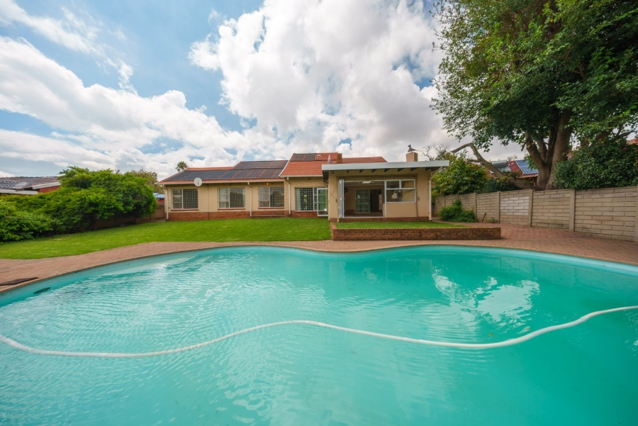 3 Bedroom Property for Sale in Isandovale Gauteng