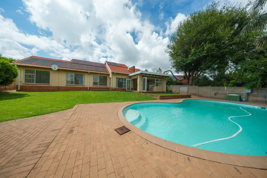3 Bedroom Property for Sale in Isandovale Gauteng