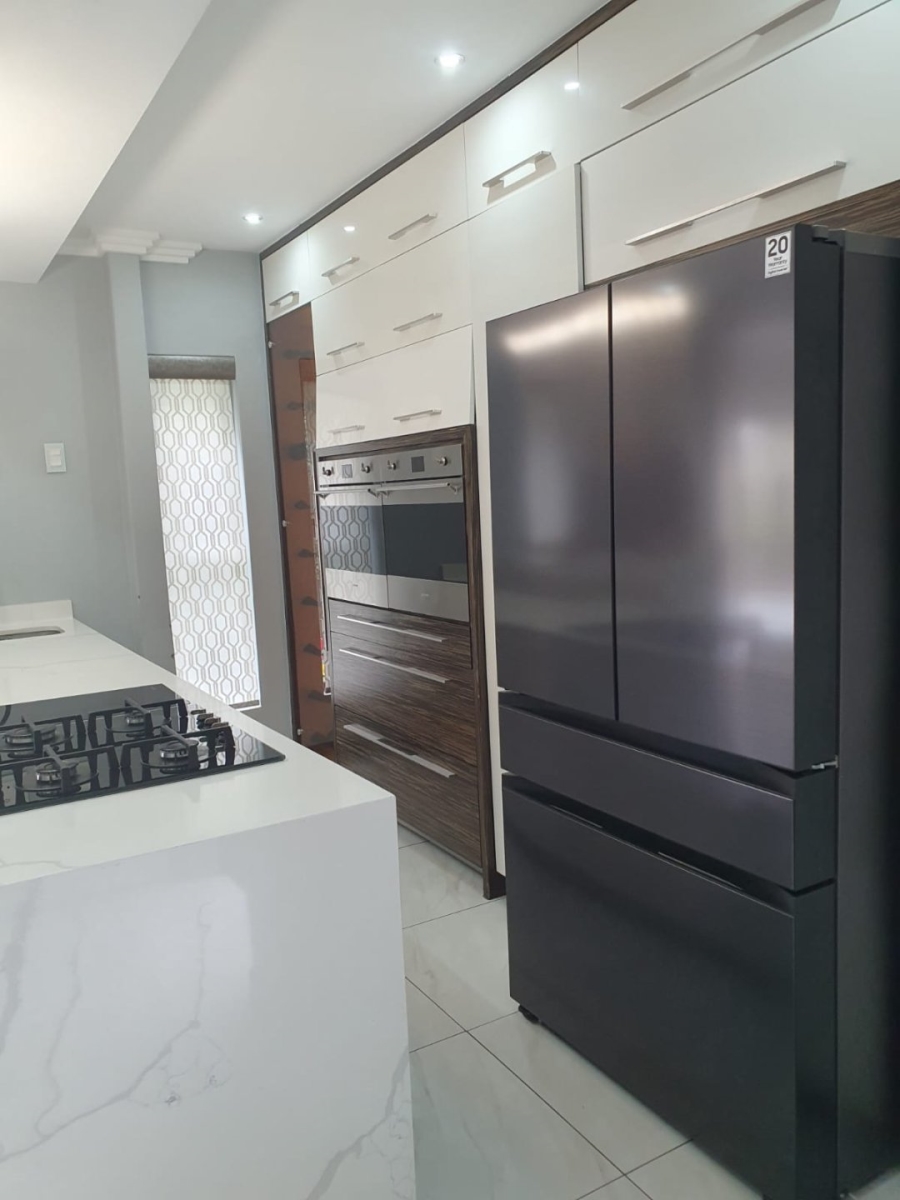 5 Bedroom Property for Sale in Thorn Valley Estate Gauteng