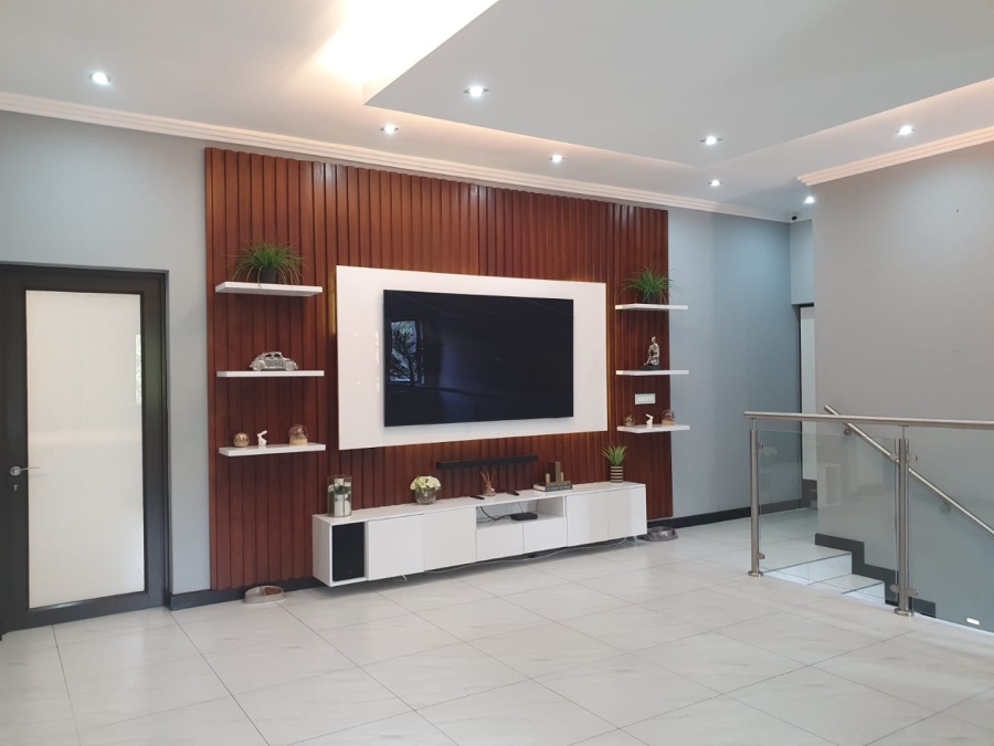 5 Bedroom Property for Sale in Thorn Valley Estate Gauteng