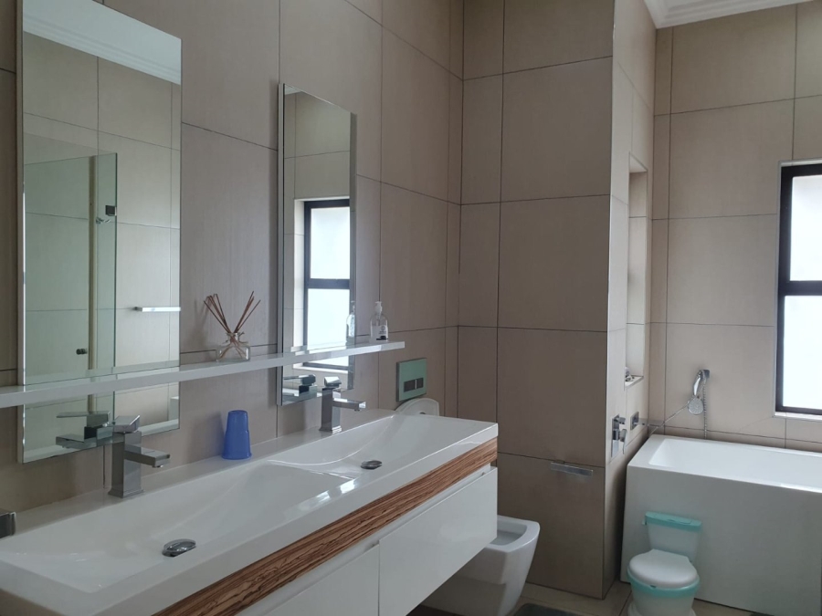 5 Bedroom Property for Sale in Thorn Valley Estate Gauteng