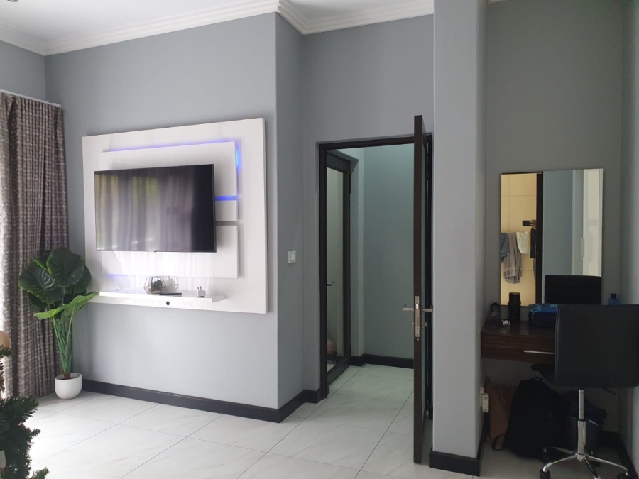 5 Bedroom Property for Sale in Thorn Valley Estate Gauteng