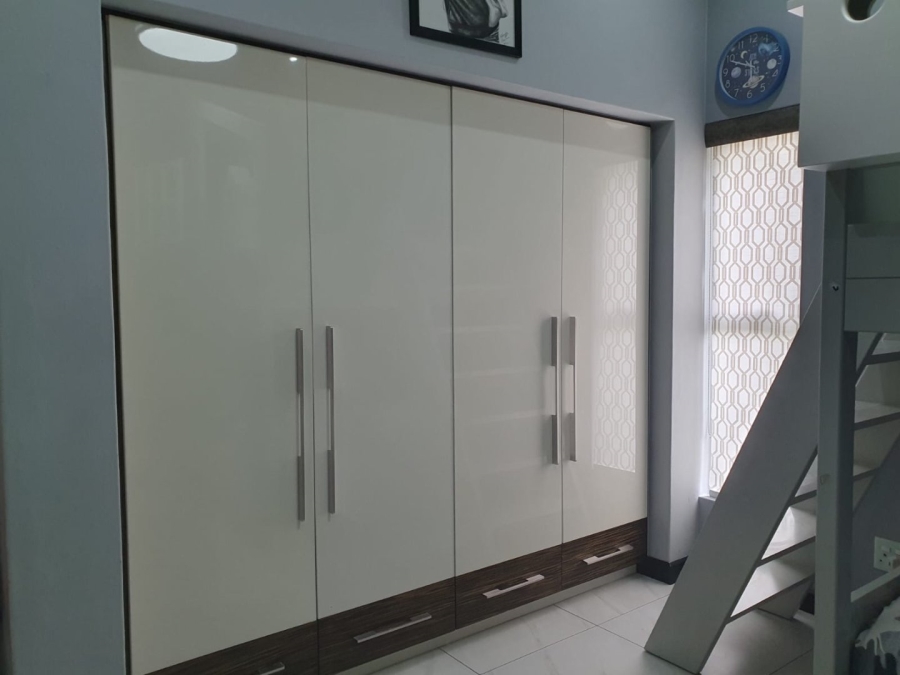 5 Bedroom Property for Sale in Thorn Valley Estate Gauteng