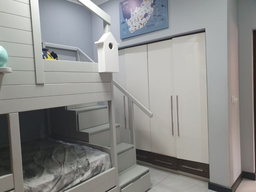 5 Bedroom Property for Sale in Thorn Valley Estate Gauteng