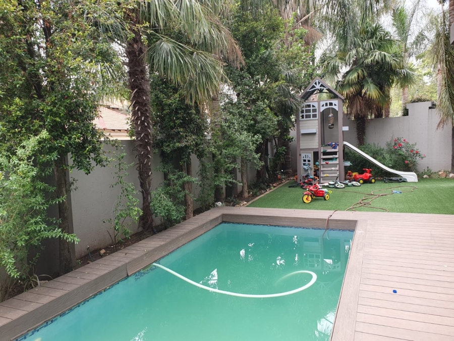 5 Bedroom Property for Sale in Thorn Valley Estate Gauteng