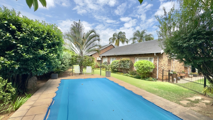 4 Bedroom Property for Sale in Dorandia Gauteng