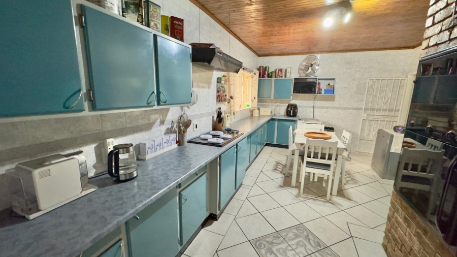 4 Bedroom Property for Sale in Dorandia Gauteng