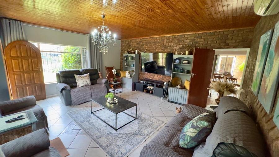 4 Bedroom Property for Sale in Dorandia Gauteng
