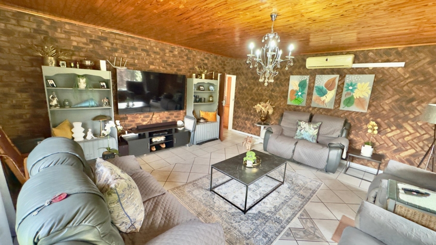 4 Bedroom Property for Sale in Dorandia Gauteng