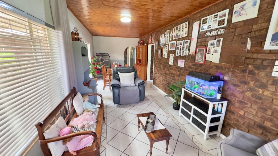 4 Bedroom Property for Sale in Dorandia Gauteng