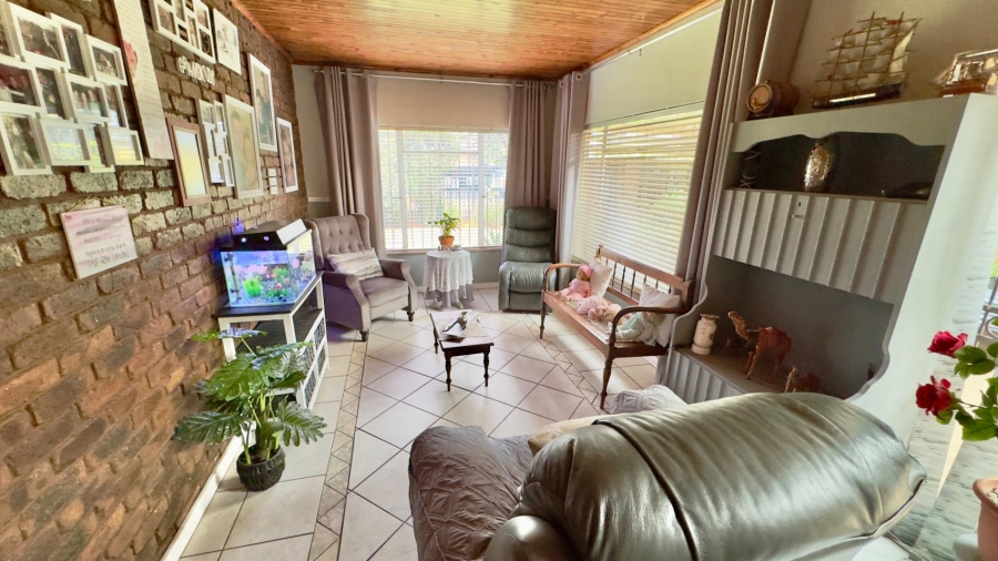 4 Bedroom Property for Sale in Dorandia Gauteng