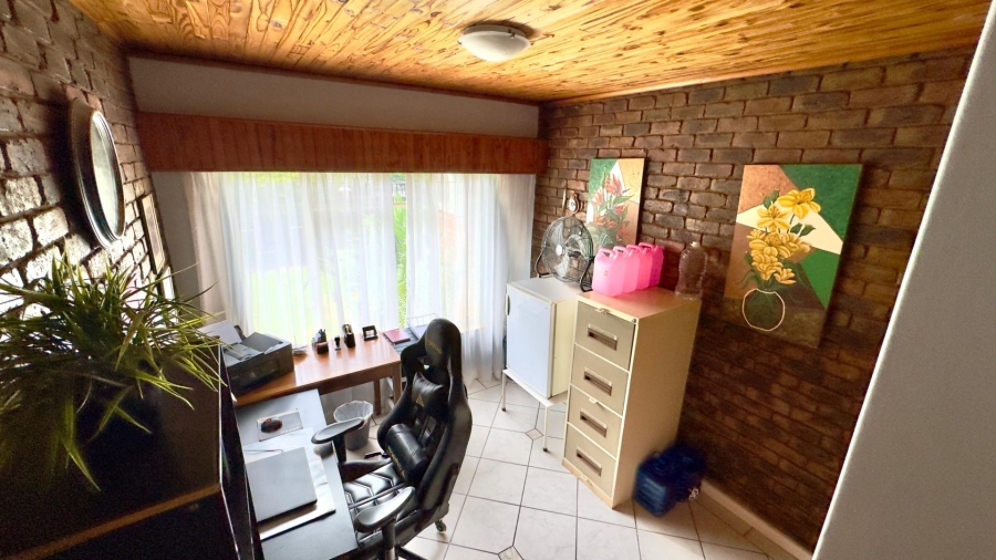 4 Bedroom Property for Sale in Dorandia Gauteng