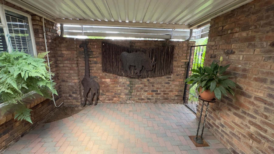 4 Bedroom Property for Sale in Dorandia Gauteng