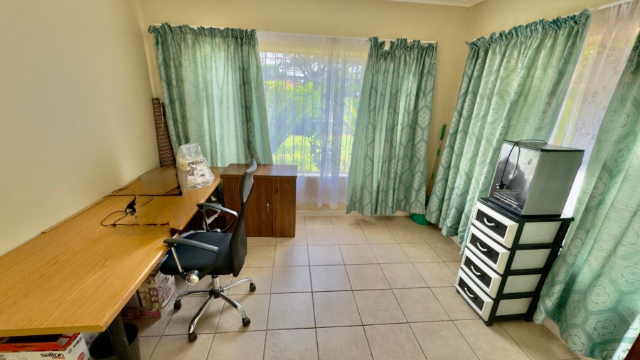4 Bedroom Property for Sale in Dorandia Gauteng