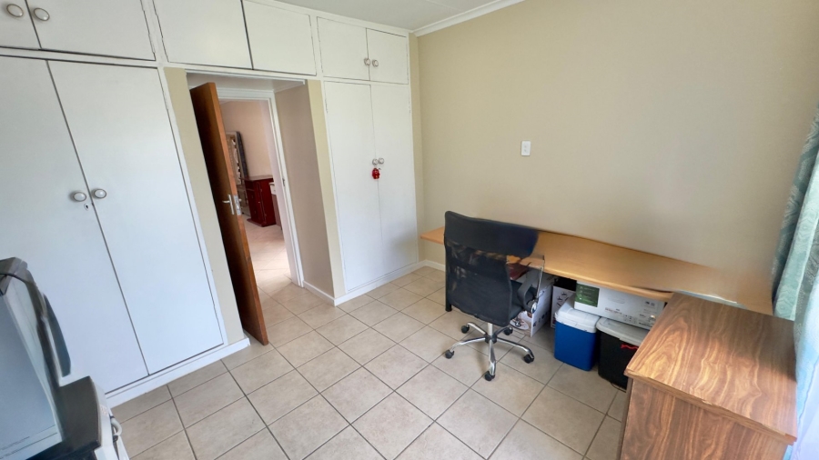 4 Bedroom Property for Sale in Dorandia Gauteng