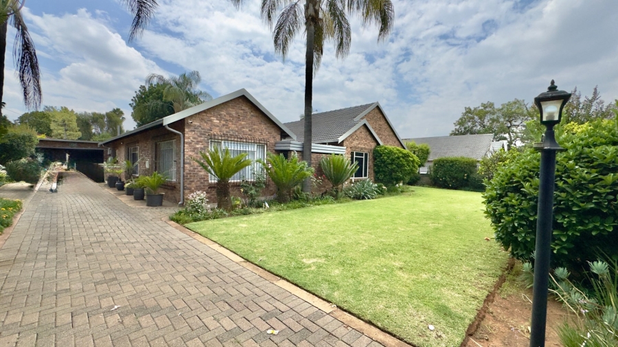 4 Bedroom Property for Sale in Dorandia Gauteng