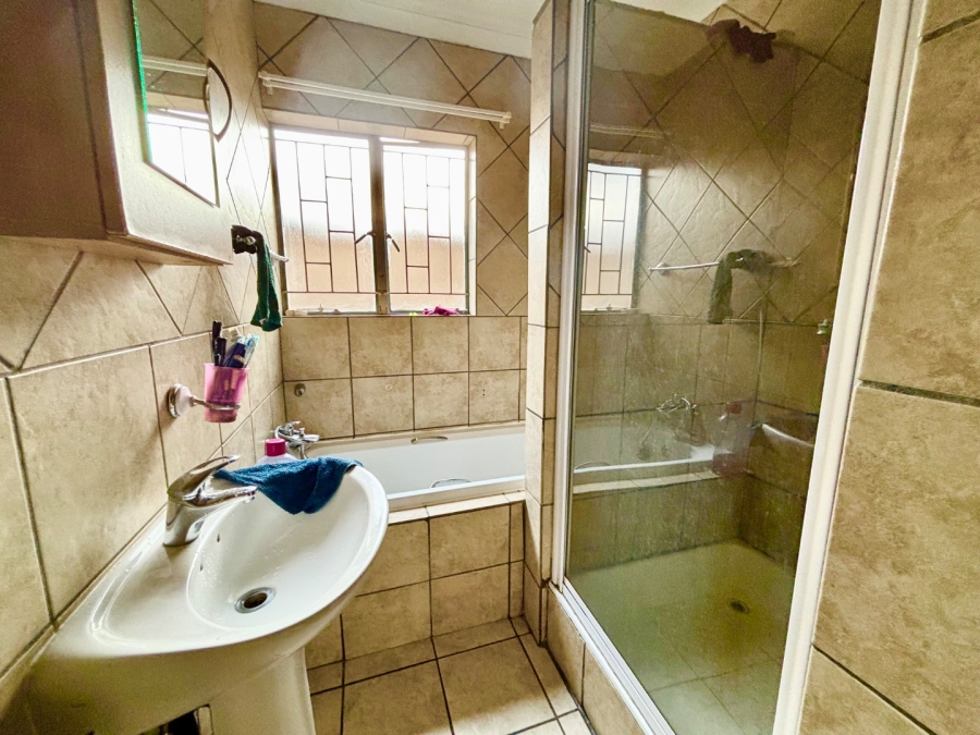 2 Bedroom Property for Sale in Erasmus Gauteng