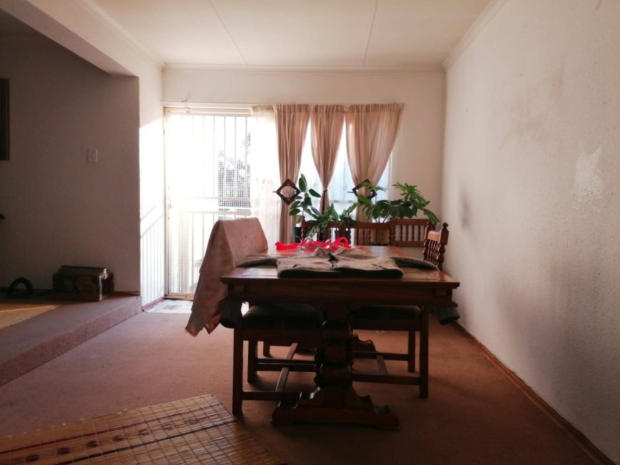 To Let 3 Bedroom Property for Rent in Helderkruin Gauteng