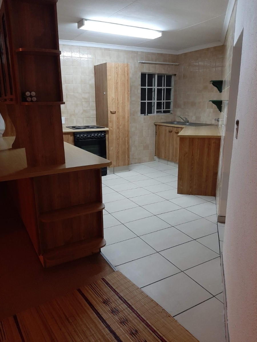 To Let 3 Bedroom Property for Rent in Helderkruin Gauteng