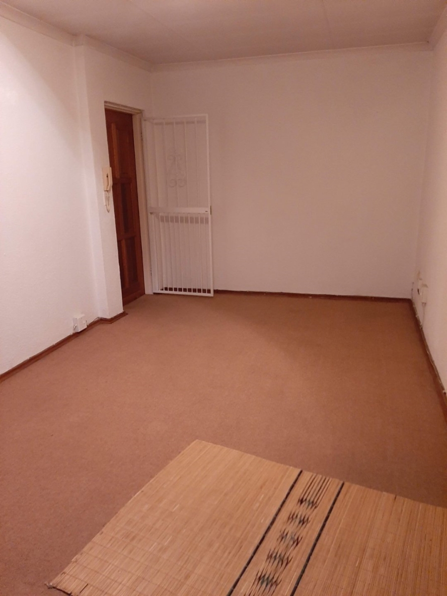 To Let 3 Bedroom Property for Rent in Helderkruin Gauteng