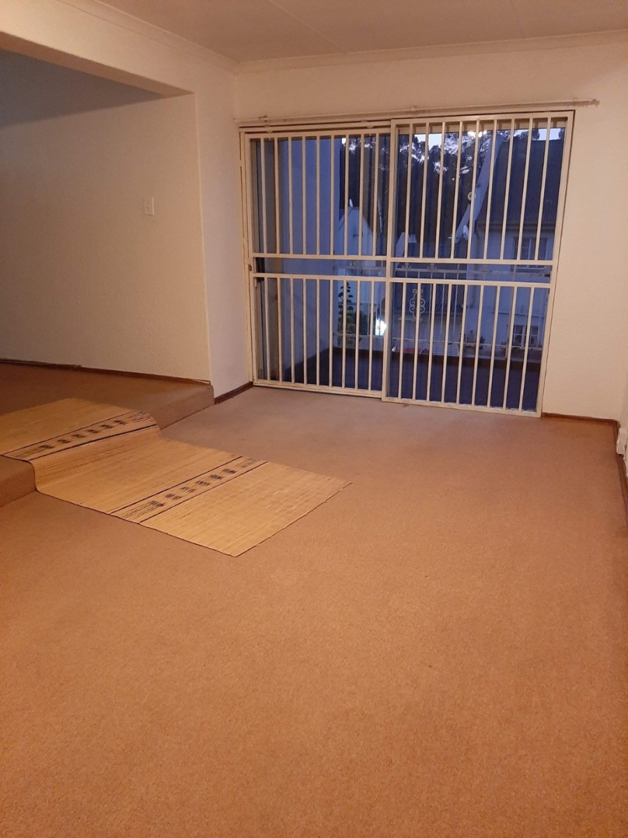 To Let 3 Bedroom Property for Rent in Helderkruin Gauteng