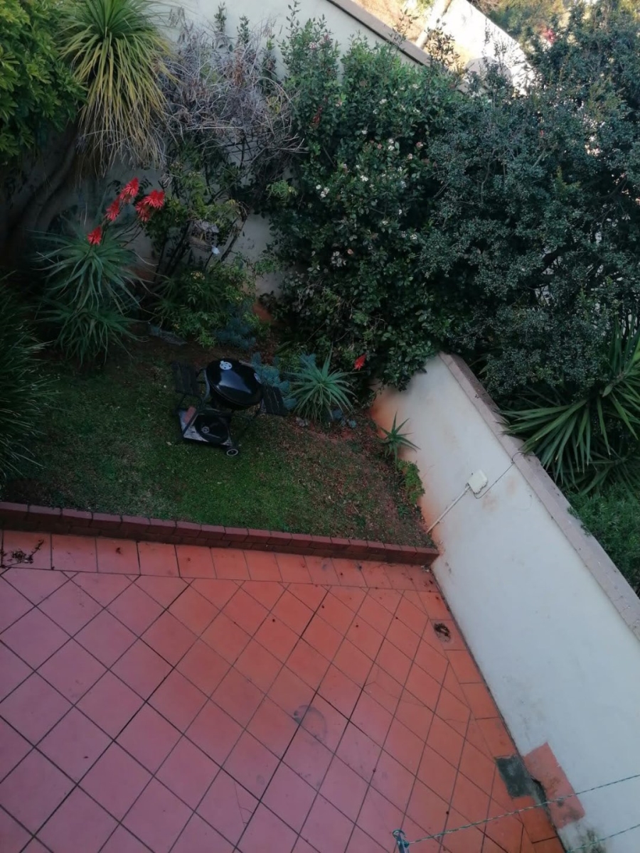 To Let 3 Bedroom Property for Rent in Helderkruin Gauteng