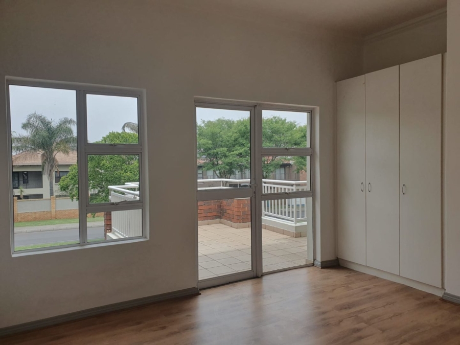 2 Bedroom Property for Sale in Greenstone Hill Gauteng