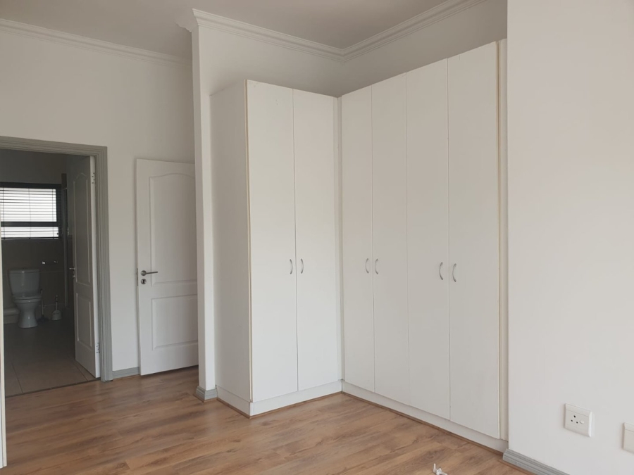 2 Bedroom Property for Sale in Greenstone Hill Gauteng