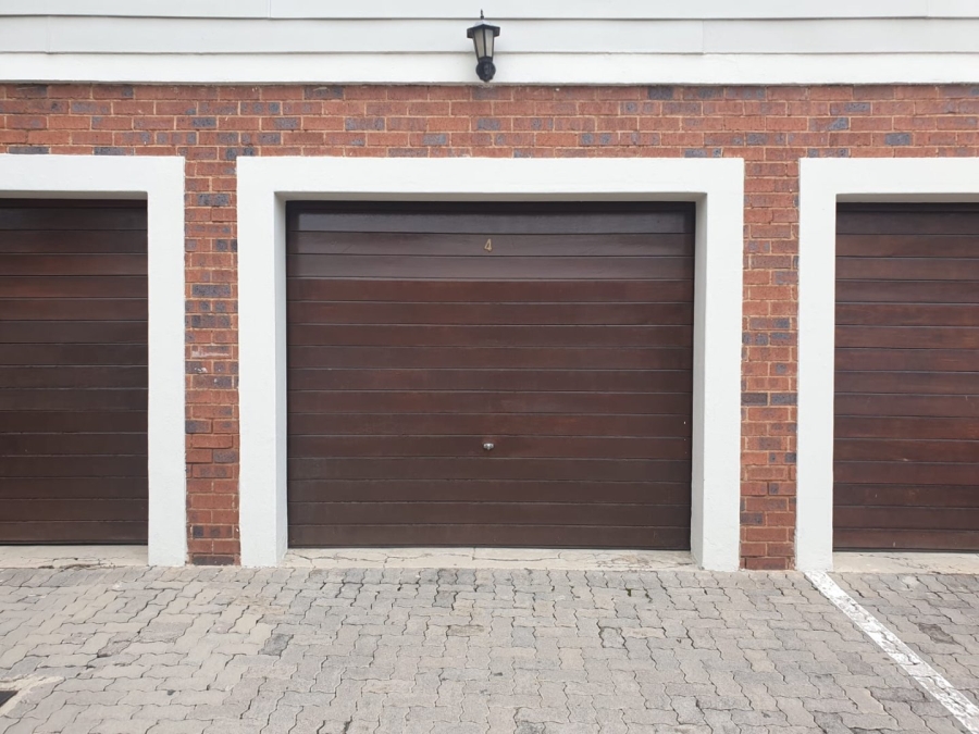 2 Bedroom Property for Sale in Greenstone Hill Gauteng