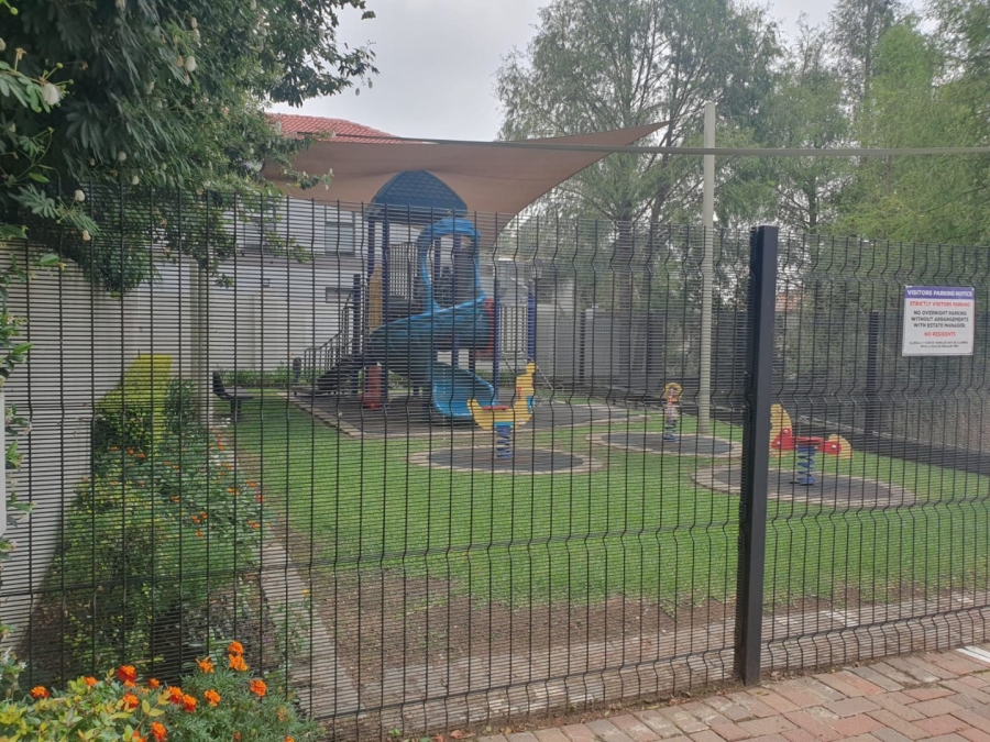 2 Bedroom Property for Sale in Greenstone Hill Gauteng