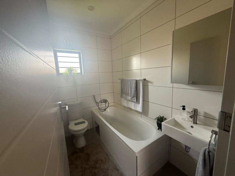 3 Bedroom Property for Sale in Lion Pride Gauteng