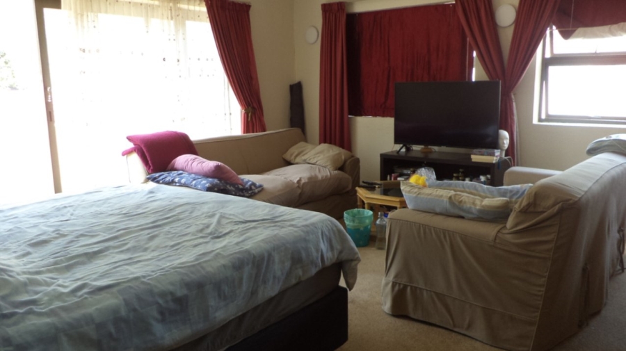 8 Bedroom Property for Sale in Bruma Gauteng