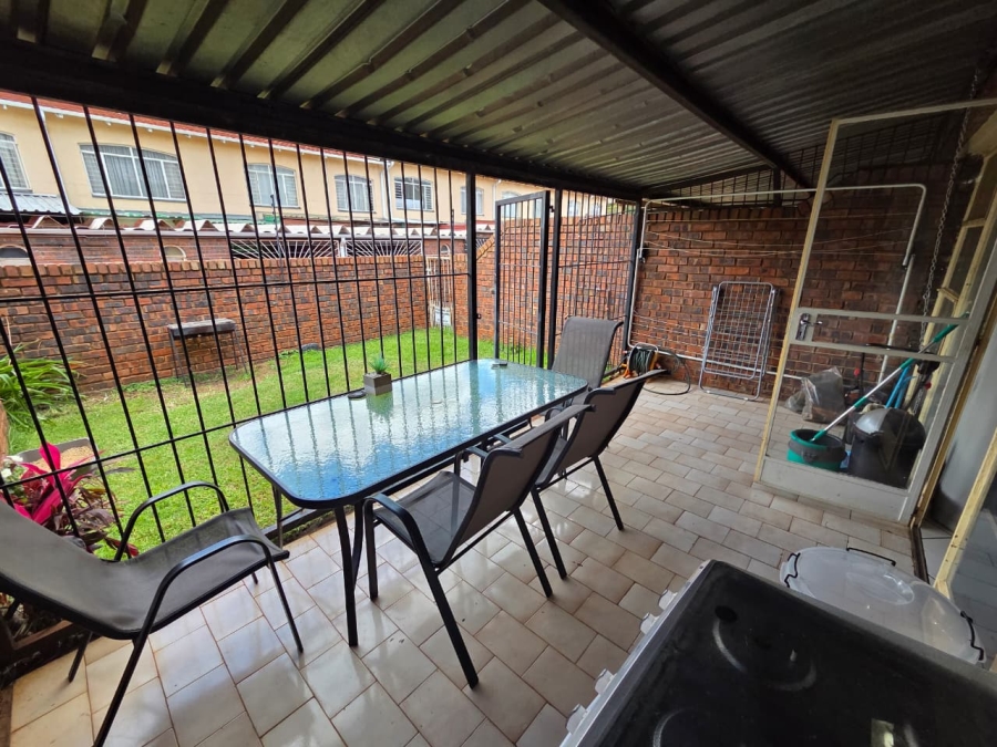 2 Bedroom Property for Sale in Sinoville Gauteng