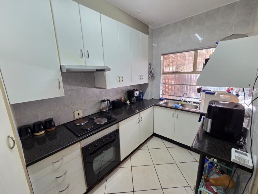 2 Bedroom Property for Sale in Sinoville Gauteng