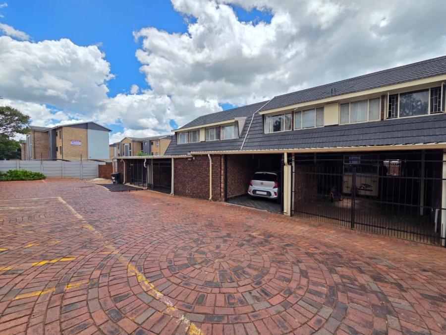 2 Bedroom Property for Sale in Sinoville Gauteng
