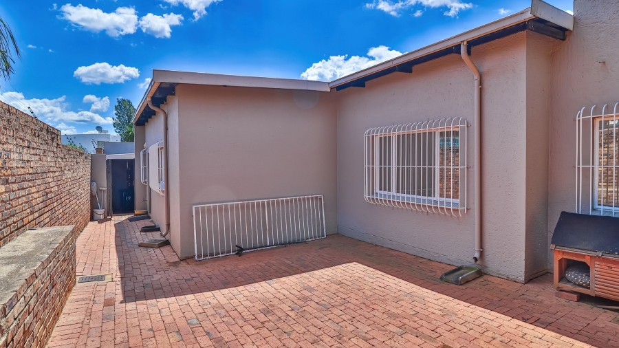 3 Bedroom Property for Sale in Bassonia Gauteng