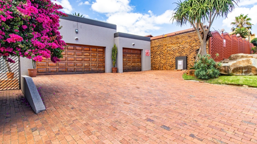 3 Bedroom Property for Sale in Bassonia Gauteng